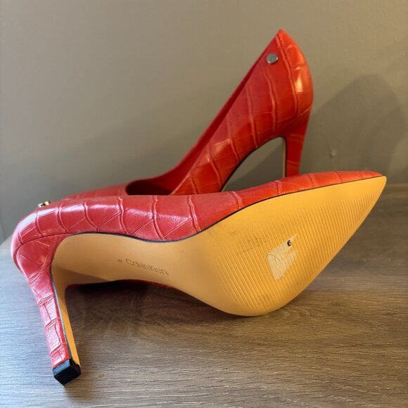 Size 9 Calvin Klein Coral Heels - Picture 3 of 3